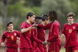 Jogo do Campeonato de Portugal Prio a onde a equipa da união 1º Dezembro recebe o SC Angrense 1º Dezembro vence o Angrense por duas bolas a uma 1º Dezembro vs SC Angrence ( 2 - 1 ) Estadio 1º Dezembro