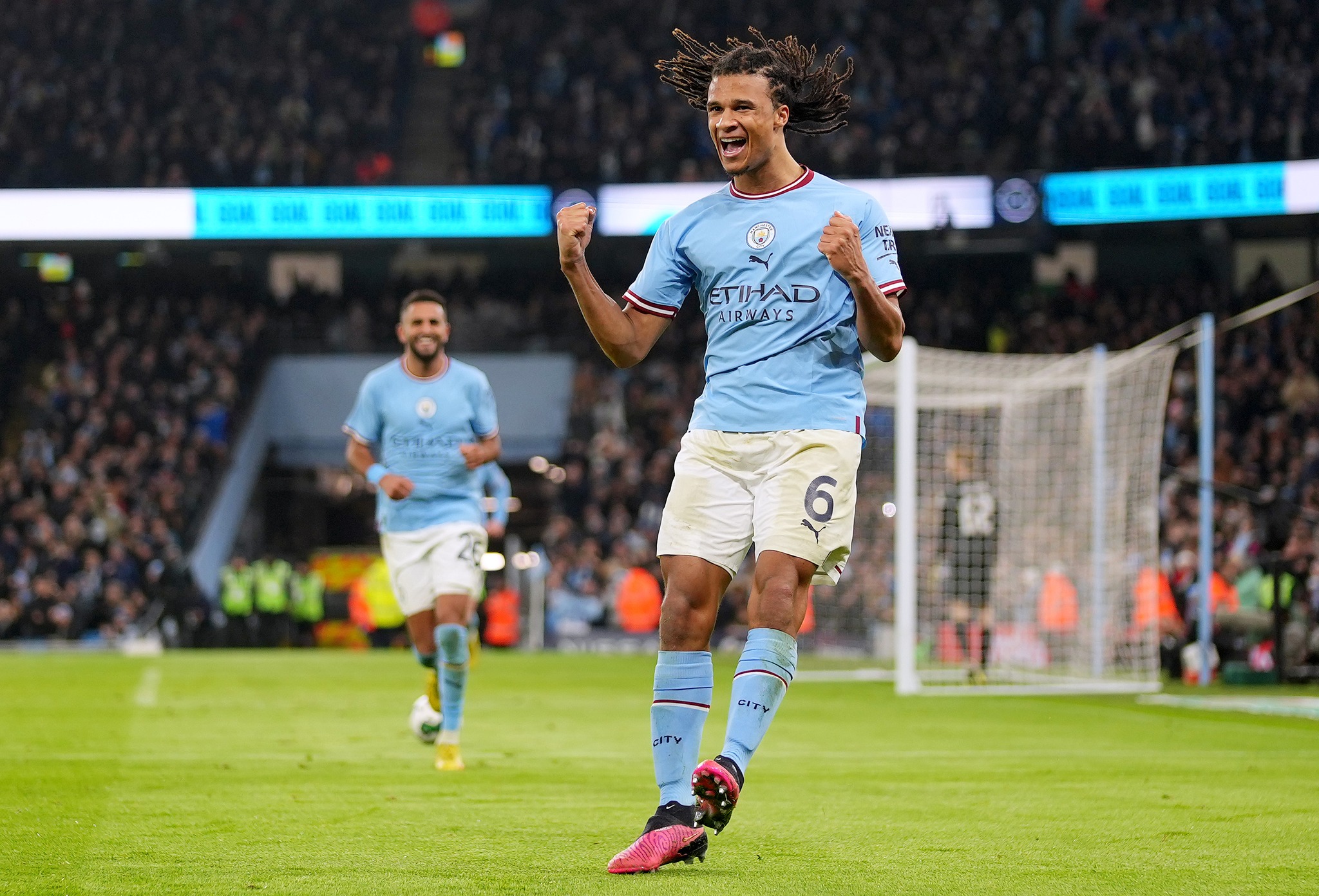 Surpresa! O novo clube de Nathan Aké