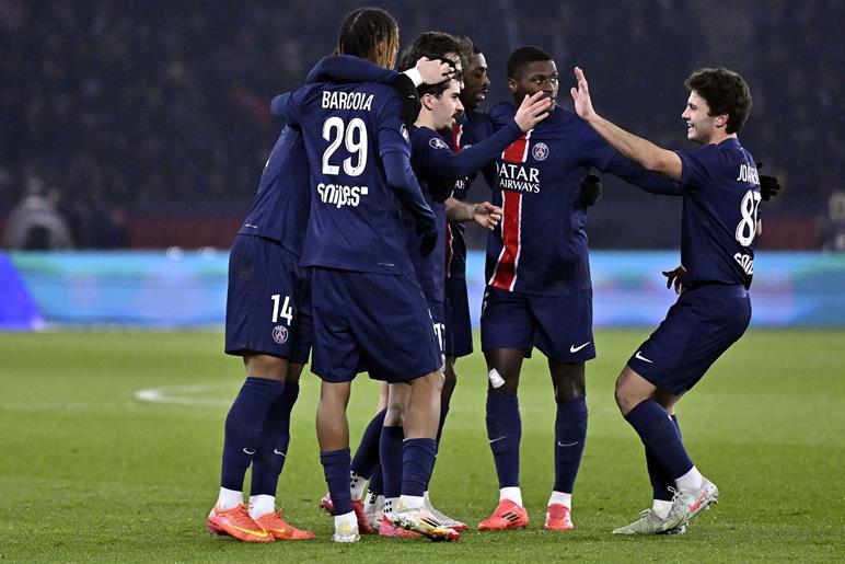 PSG já tem um jogo adiado e também pretende adiar duelo com o Lens