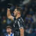 Nélson Oliveira foi afastado pelo Vitória e reagiu: «Defendi um colega numa situação injusta»
