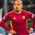 Malen aponta hat-trick e Roma pressiona rivais