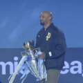 Que clube! Parada com milhares de pessoas nas ruas, presença surpresa de Kompany, e a peculiar pergunta de Bernardo: A brutal festa de despedida de Guardiola