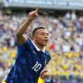 Mbappé bisa no vendaval ofensivo da França; Olise também brilhou, mas pecou na finalização