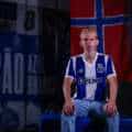 FC Porto garante médio dinamarquês de 16 anos, que se estreou na Liga Europa com 15, por 3,1 ME