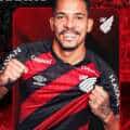OFICIAL: O novo clube de Gilberto