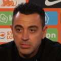 “Meu nome pronuncia-se XAVI. Xavi… como ‘chocolate’. Ser a terceira opção depois de Pep e Slot? Bom, pelo menos estou no pódio”
