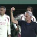 Carlos Espí volta a salvar Mourinho