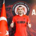 OFICIAL: Söyüncü e Moukoko no mesmo clube