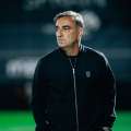 OFICIAL: Carvalhal despedido